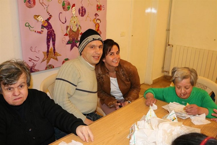 SPREADING THE TRUE SPIRIT OF THE HOLIDAYS The Network Communication Groups Donation Campaign for Beit Al Hanan 